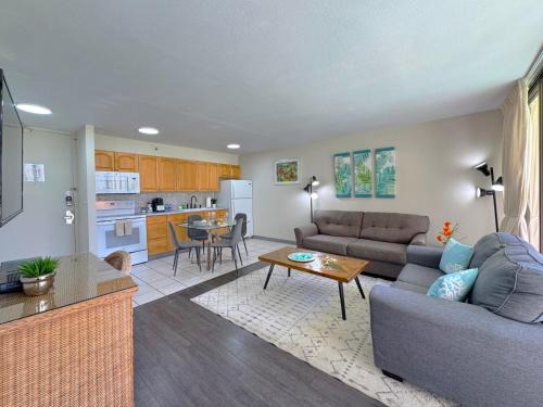 Waikiki Apartment | Waikiki 1BR with Free Parking, Wi-Fi & Steps to Beach!