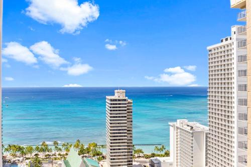 Waikiki Apartment | Waikiki Banyan T1-3204