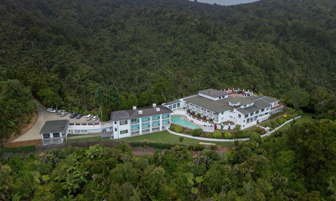 Waiatarua Hotel | Waitakere Resort & Spa