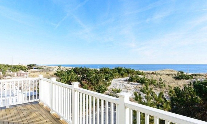Westhampton Beach House | Wake up in paradise at this secluded Westhampton home!