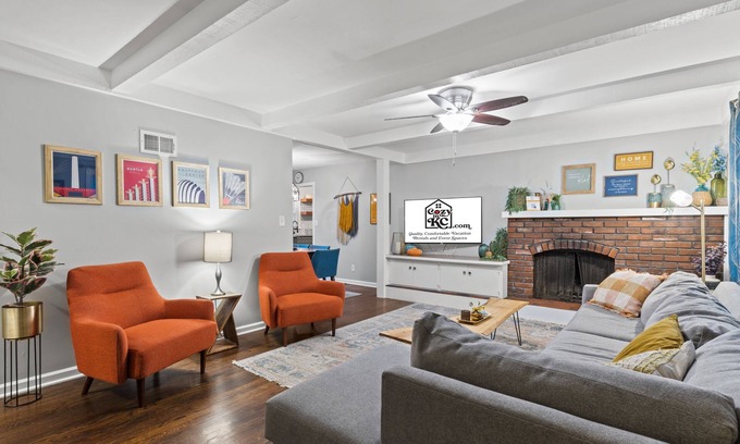 South Kansas City House | Waldo Ranch With Garage & Fenced in Yard!