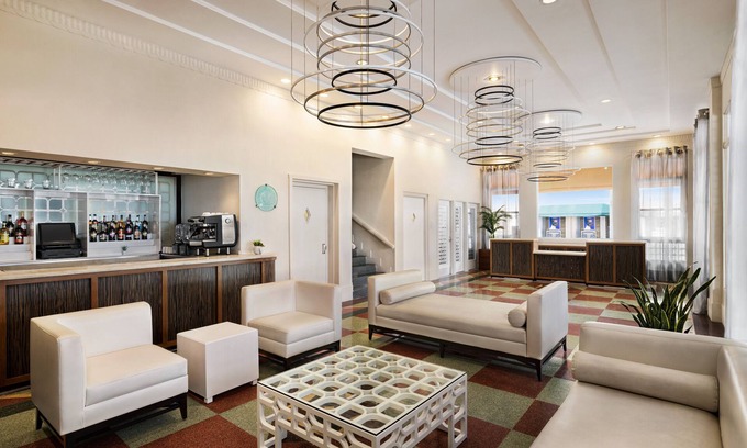 South Beach Hotel | Waldorf Towers South Beach