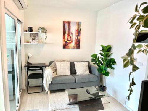 Thon Buri Apartment | Walk 1 min BTS Talat Phlu ,City&Culture Blend ,Free WiFi