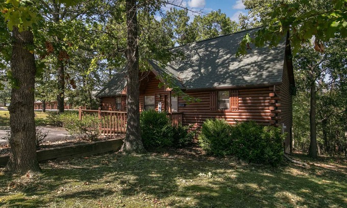 Branson Cabin | Walk-In Cabin! King Master Bedroom Suite, Indoor Pool, Close to the Pools! | 15