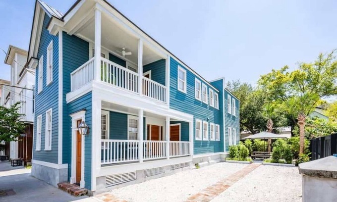 Cannonborough Elliotborough House | ★ Walk Score 98 ★ 1blk to King St. Outdoor Space