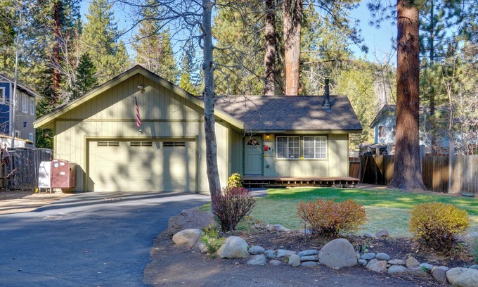 Tahoe Vista Cottage | Walk to Beach & Boat Launch: Lake Tahoe Retreat
