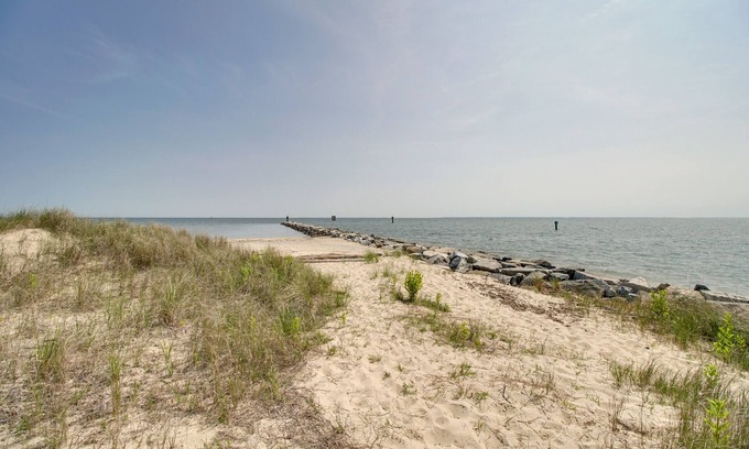 Calvert Beach-Long Beach Cottage | Walk to Beach: Charming Maryland Home w/Yard!