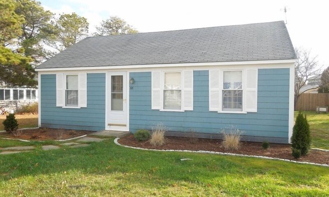 Dennis Port House | Walk to Beach from this 3 Bedroom Cottage! (1821)