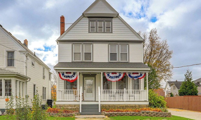 Vermilion House | Walk to Beach: Home w/Pool in Vermilion