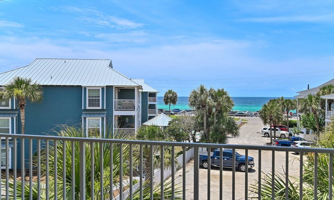 Miramar Beach Condo | 🌴🌊 Walk to Beach! - Pool ~ Spacious 3BR Pavilion Palms 205B☀️