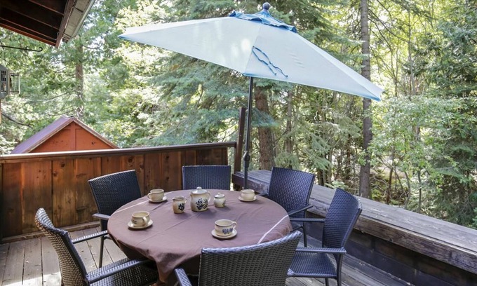 Tahoe City Cottage | Walk to Beach & Tahoe City Restaurants, Hot Tub, Dogs Ok- Fairway Retreat