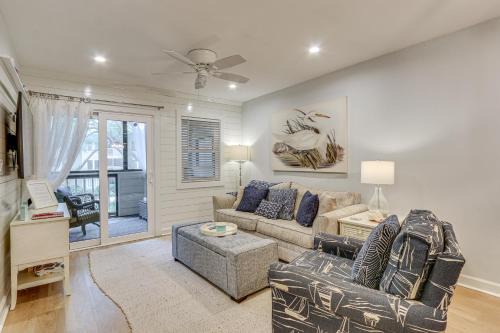 Palmetto Dunes Apartment | Walk to Beach Hilton Head Condo with Screened Porch