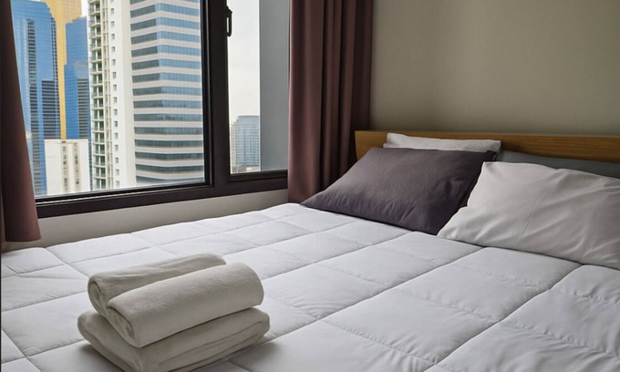 Asoke Apartment | Walk to BTS, Malls & Soi Cowboy - Stylish City Pad, Great Base