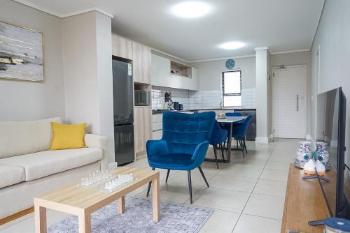 Century City Apartment | Walk to Canal Walk - Modern Flat