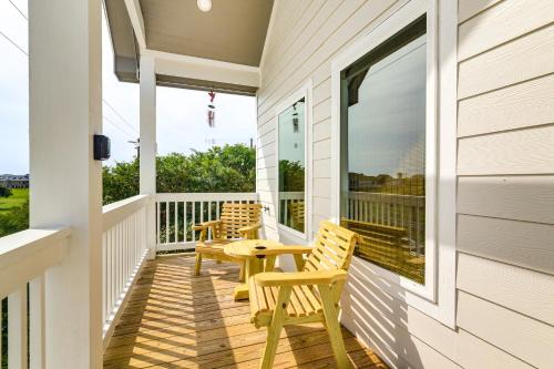 Crystal Beach House | Walk to Crystal Beach The Sandbar Escape