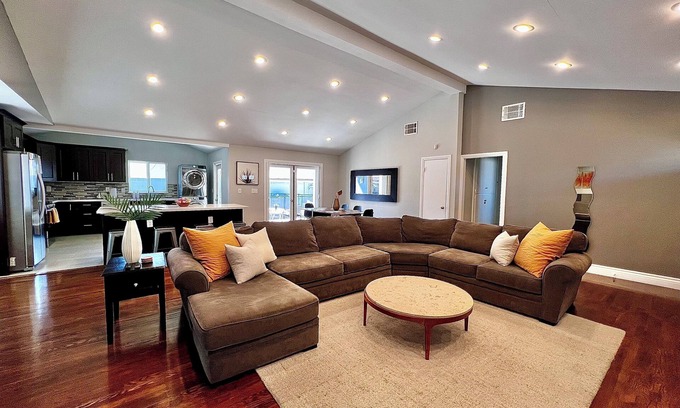 Hermosa Village House | Walk to Disney! 3 Bed 2 Ba Home w/Pool, Hot Tub, Fire Pit