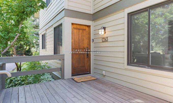 Elkhorn House | Walk to Dollar and SV Village w/Pool & Hot Tub