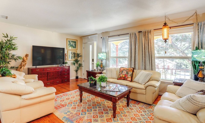 Atascadero Cottage | Walk to Downtown Atascadero: Cottage w/Sunroom!