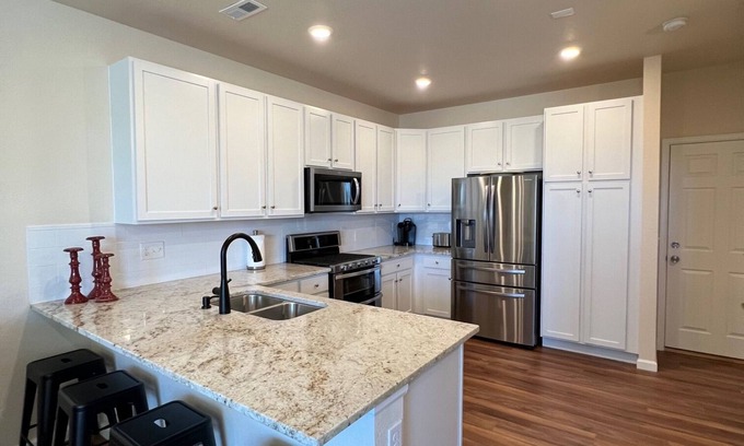 Erie House | Walk to downtown, community pool. 30 minutes to Denver, Boulder, Ft Collins.
