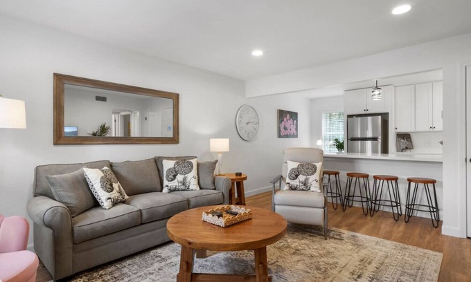 Biloxi Condo | Walk to Downtown & Beach. Pool. Golf Cart Friendly