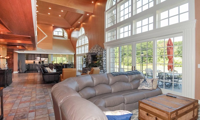 Wells House | Walk to Drakes Island Beach, Large Kitchen & Yard, Theater & Gym! Very Private