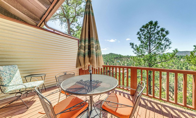 Ruidoso Condo | Walk to Dtwn Ruidoso: Mtn-View Condo w/Pool!