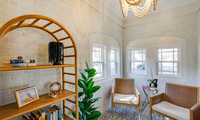 Tyler Cottage | Walk to Dtwn: 'tyler Tudor' w/Backyard