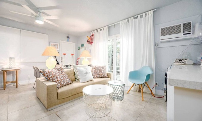 Lauderdale-by-the-Sea Apartment | Walk To Everything - Garden View