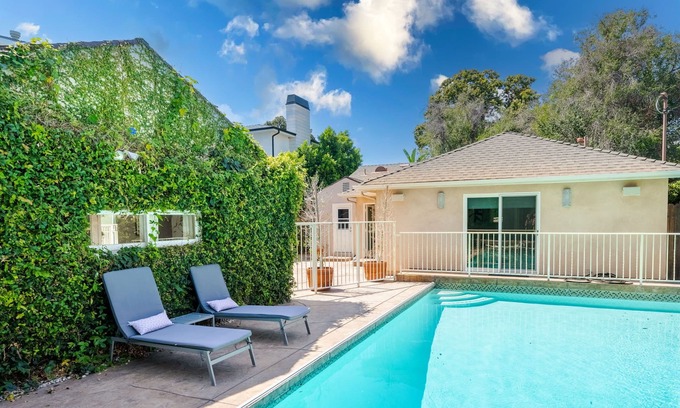 Sherman Oaks House | Walk to Famous Ventura Boulevard w/Pool, Pingpong, BBQ