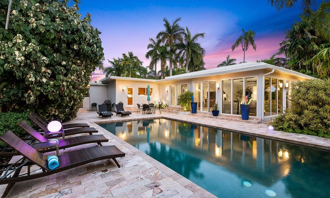Nurmi Isles House | Walk to Fort Lauderdale Beach & World Class shops just off Las Olas Blvd!