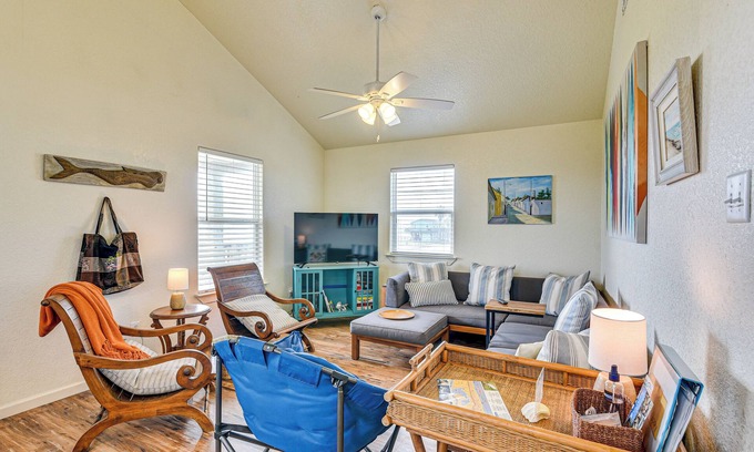 Surfside Beach House | Walk to Gulf: Surfside Beach Home w/Deck