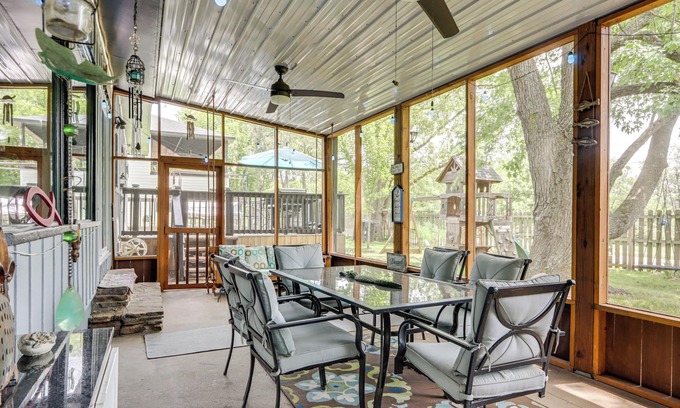 Springdale House | Walk to Lake Fayetteville: Family Retreat w/Deck