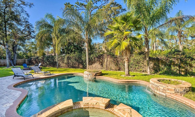 Lake Mary Villa | Walk to Lake: Stunning Central Florida Home!