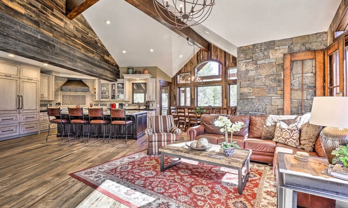 Copper Mountain Villa | Walk to Lift: Luxe Villa w/Hot Tub in Copper Mtn
