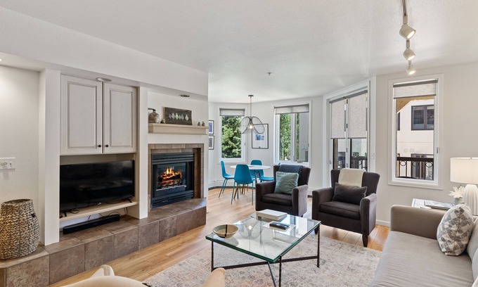 Steamboat Springs Condo | Walk-to-Lift Condo with Gas Fireplace, Balcony & Shared Hot Tub/Pool/Garage