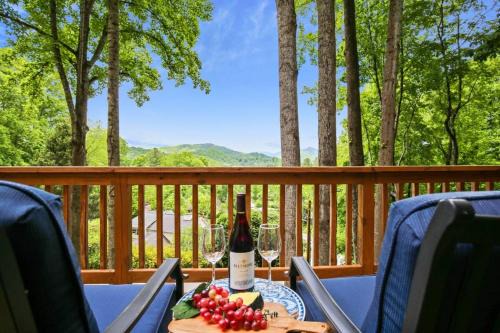 Burnsville Ski Chalet | Walk To Main St, Pets Ok, Close To Shops, Hiking