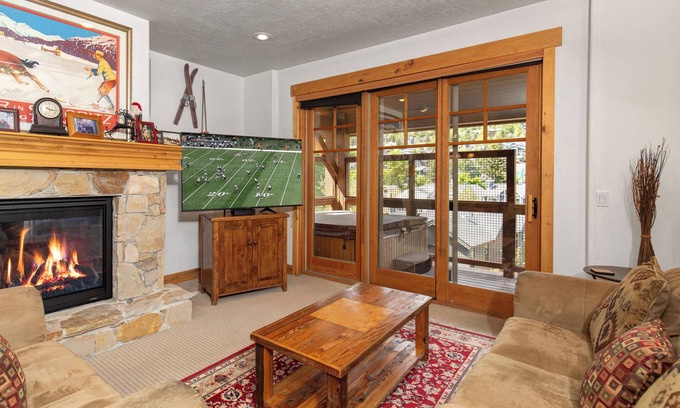 Downtown Park City Condo | Walk to Main Street and Lift - Private Hot Tub - Easy Access To Galleries/Shops