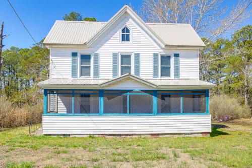 Crisfield House | Walk to Main Street Family-Friendly Crisfield Gem
