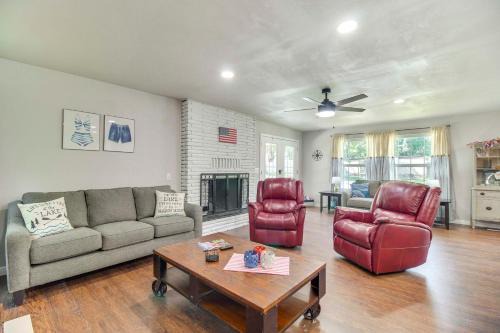 Afton House | Walk to Marina and Lake Family Retreat in Afton!
