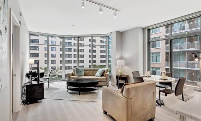 Woodmont Triangle Apartment | Walk to Metro | Woodmont Triangle 2BR nr Central Farm Market