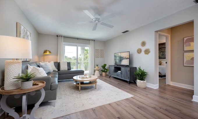 St. Augustine Condo | Walk to Nights of Lights- Lovely 2 Bedroom-1 Bath Excellent location.