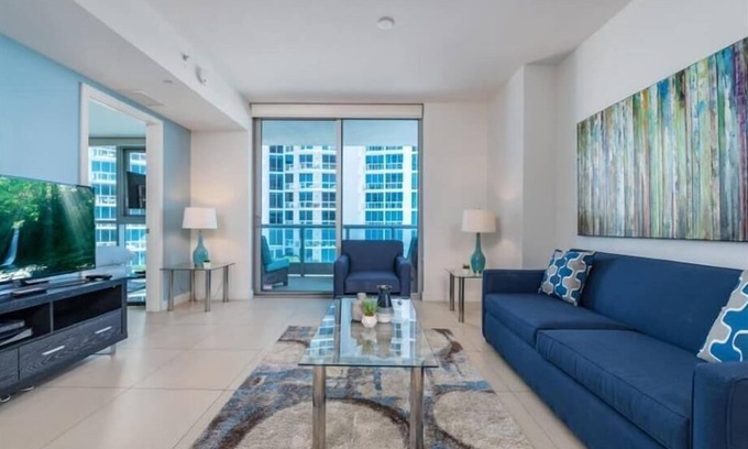 North Beach Apartment | Walk to North Beach Retail Plaza | Free Wifi & Beach Acess | South Florida
