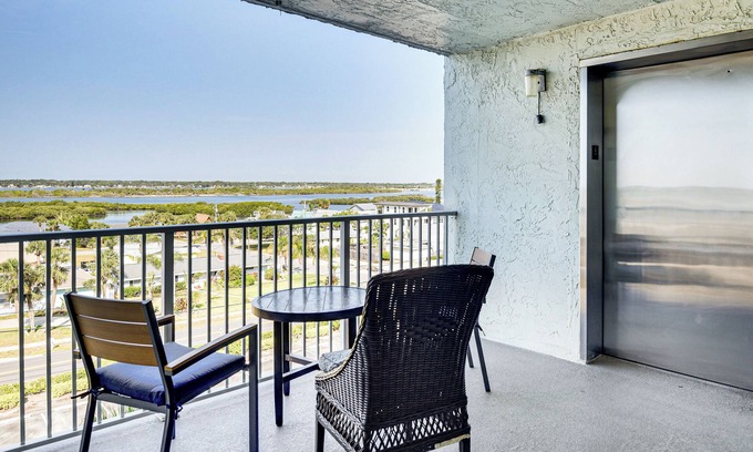 Ocean View Halifax Estates Condo | Walk to Ocean: Daytona Beach Shores Condo w/Pool!