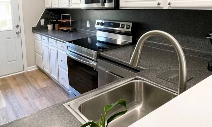 Hilton Head Island House | Walk to Ocean, Coligny Plaza & Park-2nd Row