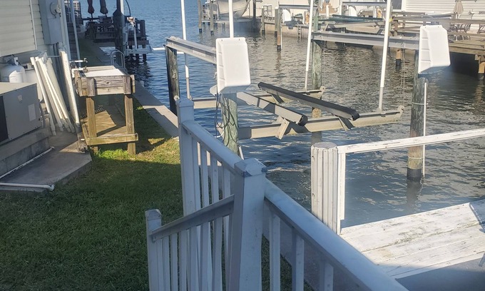 Nettles Island House | Walk to ocean on canal great views