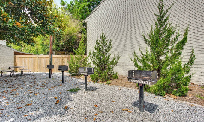 Biloxi Apartment | Walk to Ocean Springs Beach: Condo w/Pool!