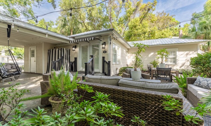 Saint Simons Island House | Walk to Pier | Pet Friendly | 1 Block to Beach!
