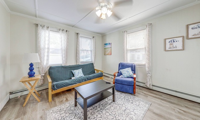 Old Orchard Beach Apartment | Walk to Pier & Ocean: Apt in Old Orchard Beach!
