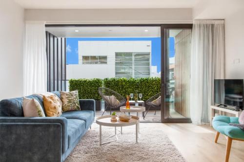 Grey Lynn Apartment | Walk To Ponsonby & K Road Sunny Modern Apartment