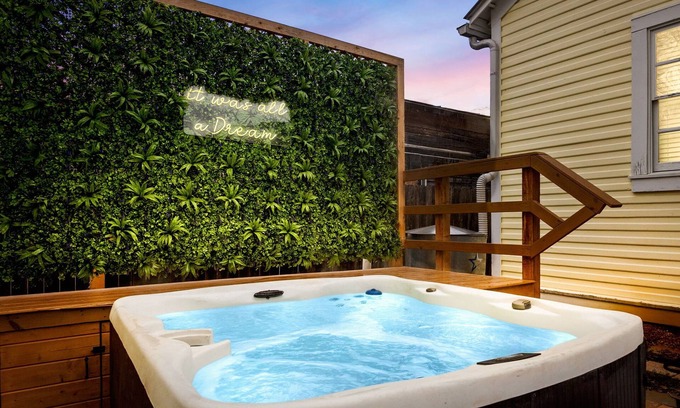 Southtown House | Walk to Riverwalk! 2BR w/Hot Tub & Parking